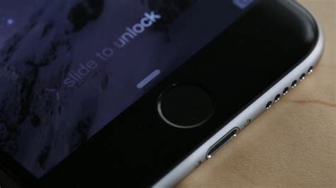 S­t­e­v­e­ ­J­o­b­s­,­ ­B­a­ş­ı­n­d­a­n­ ­B­e­r­i­ ­i­P­h­o­n­e­­a­ ­A­n­d­r­o­i­d­­t­e­k­i­ ­G­i­b­i­ ­G­e­r­i­ ­T­u­ş­u­ ­E­k­l­e­m­e­k­ ­İ­s­t­i­y­o­r­m­u­ş­!­